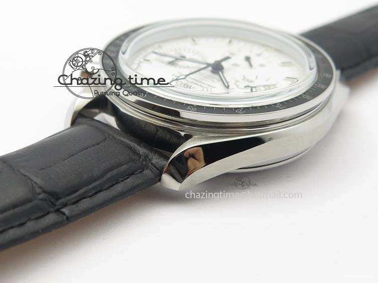1228 Vibrant Speedmaster JHF SS Snoopy Award 45th Anniversary White Dial On Black Leather Strap 8238